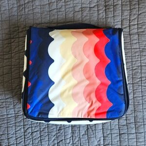 Thirty One hanging traveller case ocean waves